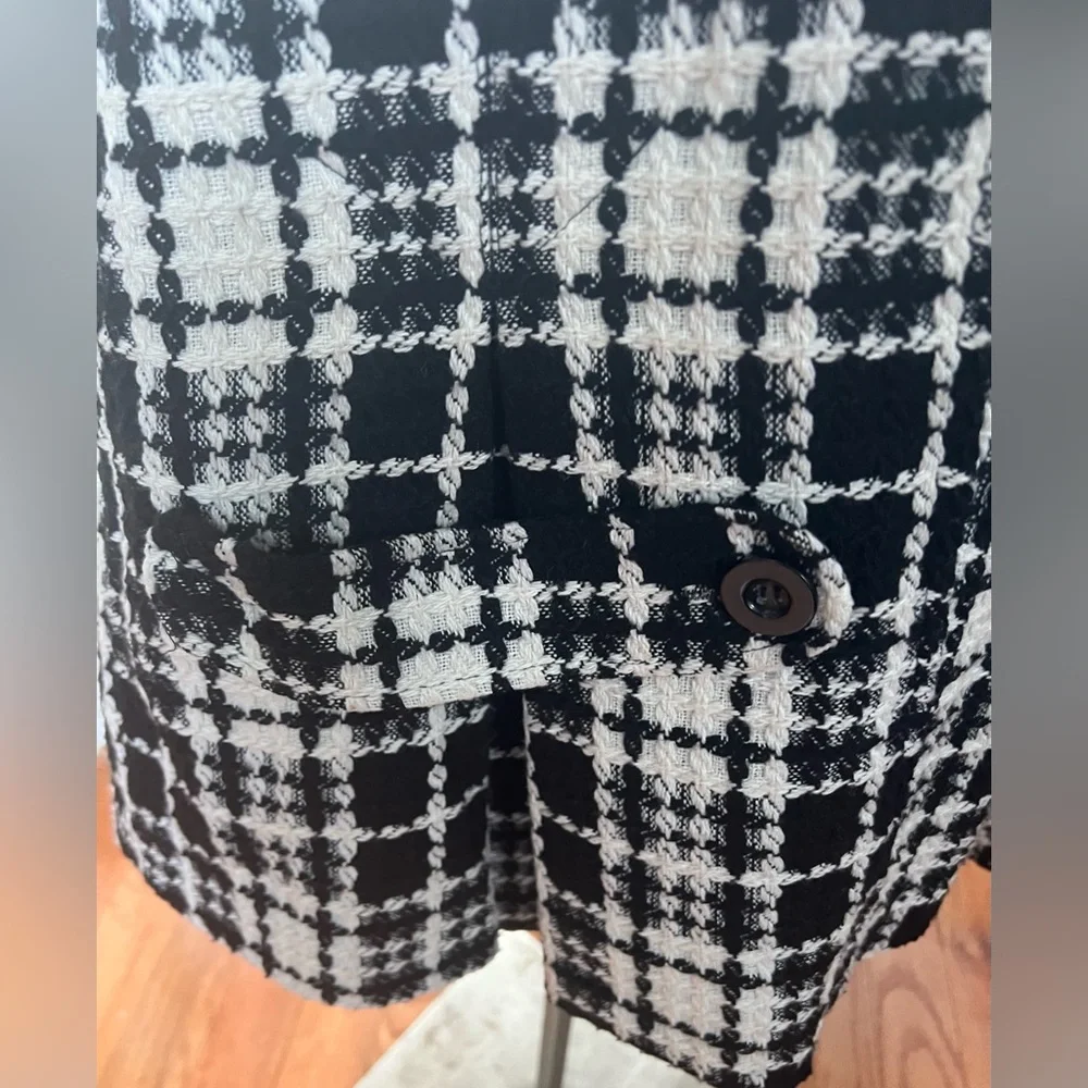 Women’s wool houndstooth double breasted cropped jacket - Picture 6 of 7